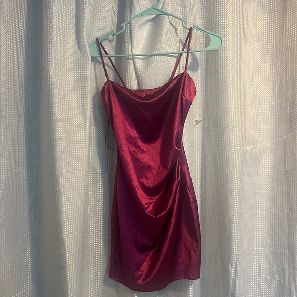 Windsor Dresses & Skirts - NWT Windsor Magenta Metallic Ruched Mini Dress – Size Small